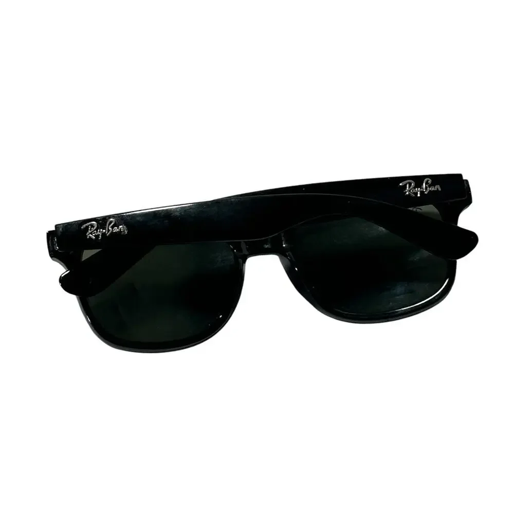Ray-Ban RB2132 New Wayfarer Classic Sunglasses Black Frame Made in Italy